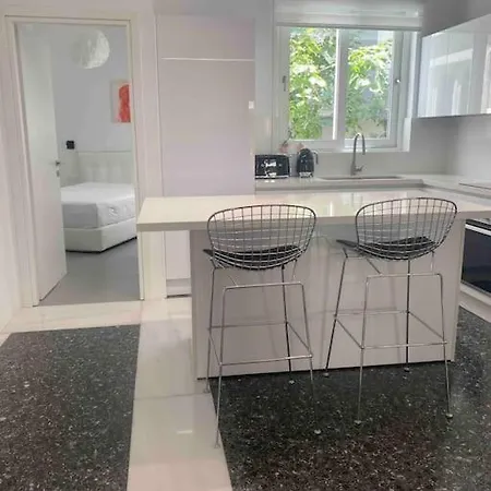130m Luxury In The Heart Of Apartment Athens